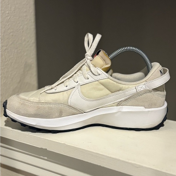 Nike Waffle Debut Shoes Womens Size 8.5 White Black Waffle Sole Suede DH9523-100 - Picture 3 of 11